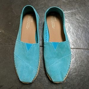 Toms womens blue suede shoes